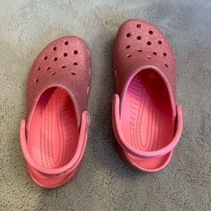 crocs, pink glitter